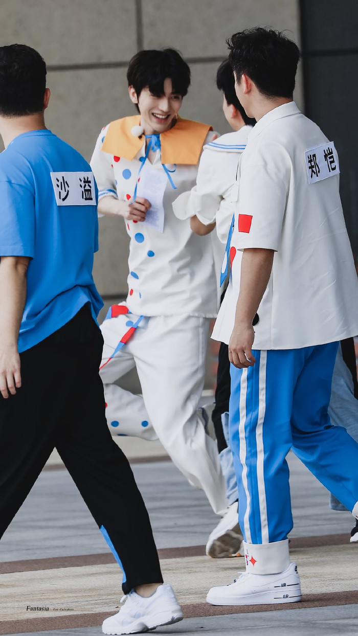 'Keep Running': Angelababy - Ngô Cẩn Ngôn đọ sắc, Thái Từ Khôn với hình ảnh vừa baby vừa cool Ảnh 5