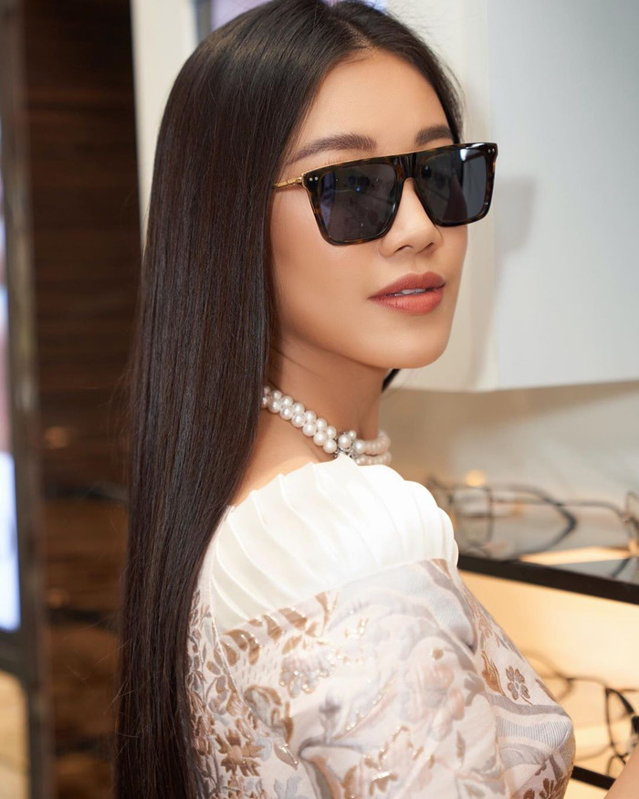 Á hậu Kim Duyên xuất hiện cá tính trong sự kiện thời trang.