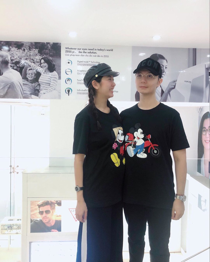 Thúy Vân đăng ảnh diện áo đôi với chồng Nhật Vũ kèm chia sẻ mừng Ngày Gia đình Việt Nam.