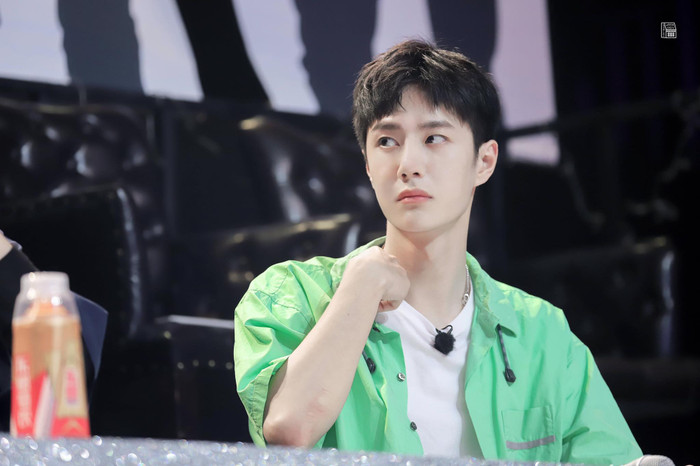 Vương Nhất Bác trên Thiên thiên hướng thượng tối 28/6: người khen đáng yêu, kẻ chê ốm quá! Ảnh 16