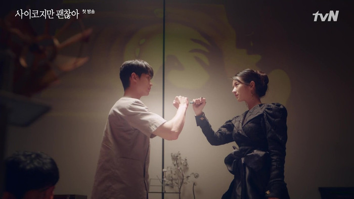 'It's Okay To Not Be Okay' của Kim Soo Hyun 'ăn gạch' vì có đề cập đến scandal của BIGBANG, cùng nhiều cảnh nhạy cảm Ảnh 4