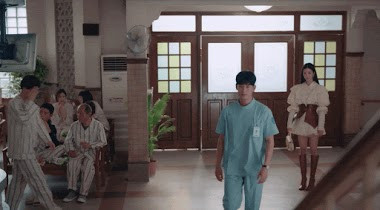 'It's Okay To Not Be Okay' của Kim Soo Hyun 'ăn gạch' vì có đề cập đến scandal của BIGBANG, cùng nhiều cảnh nhạy cảm Ảnh 8