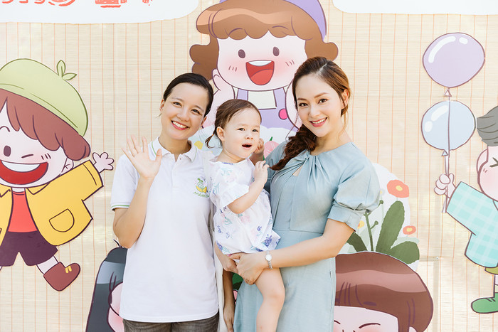 Lan Phương xúc động khi cùng con gái đến thăm trẻ mồ côi tại làng SOS Ảnh 3