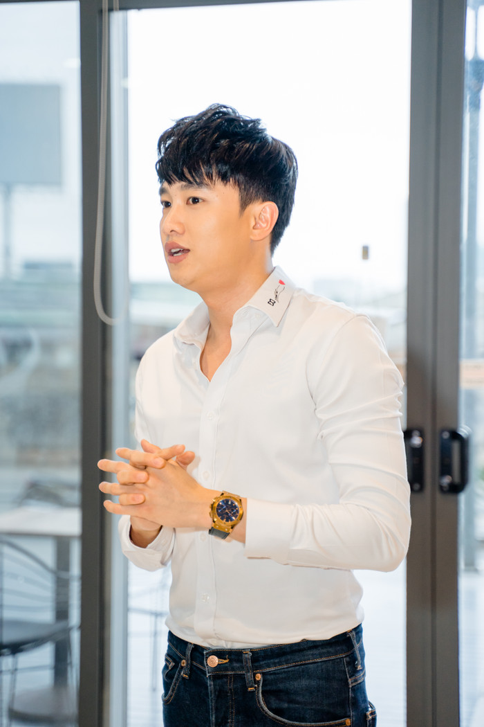 Quốc Trường rơi nước mắt trong fan meeting, liên tục bị hối thúc mau lập gia đình Ảnh 5