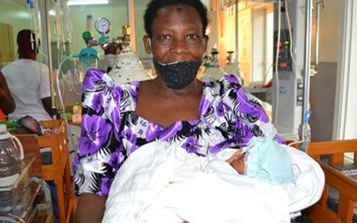 Người phụ nữ sinh con đầu lòng ở tuổi 64 sau gần 5 thập kỷ kiếm con Ảnh 2