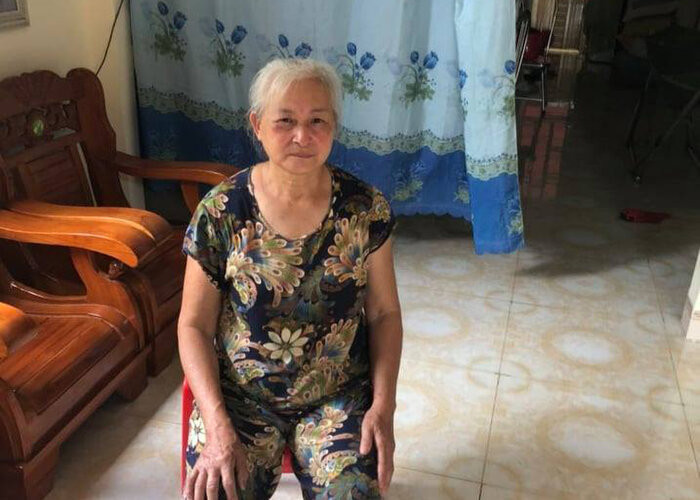 Bà Bích, người đã phát hiện ra bé An dưới hố gas. 