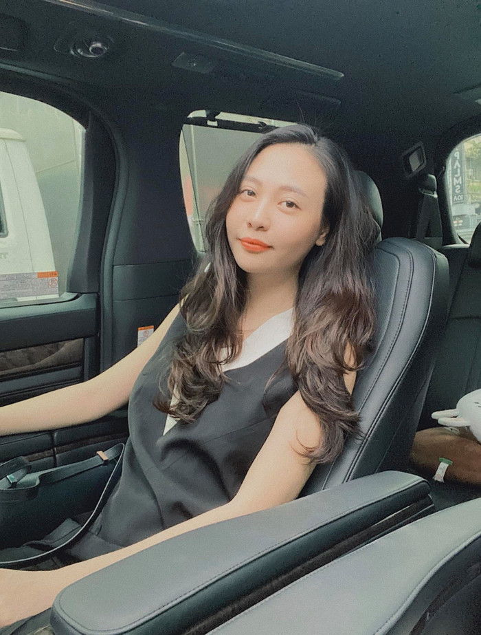 Bức ảnh được Đàm Thu Trang đăng vào giữa tháng 1/2020, có thể thấy người đẹp lộ vẻ ngoài mũm mĩm và vòng 2 lớn trông thấy