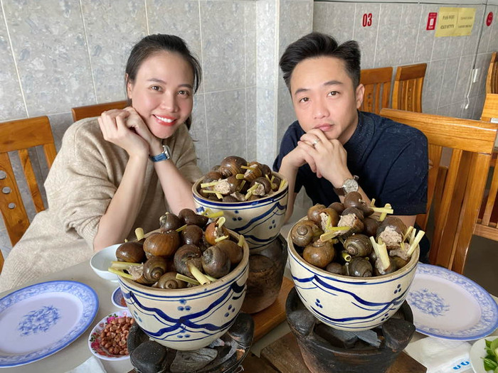 Thời điểm này cô vẫn còn cùng ông xã đi du lịch nhiều nơi và thưởng thức nhiều món ăn ngon