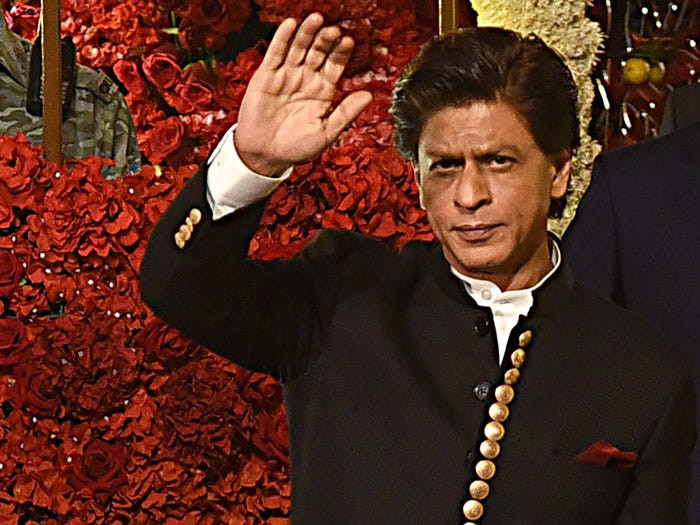 Và ngôi sao Bollywood Shah Rukh Khan.