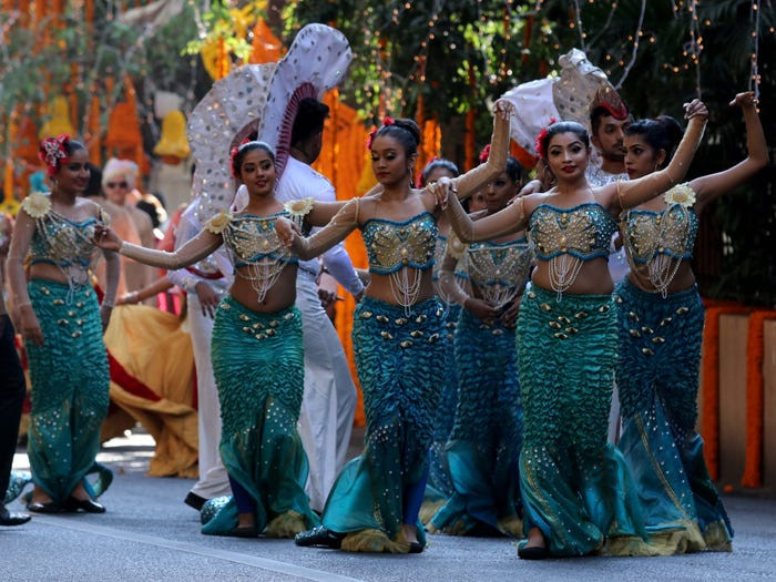 Tiết mục biểu diễn góp vui.