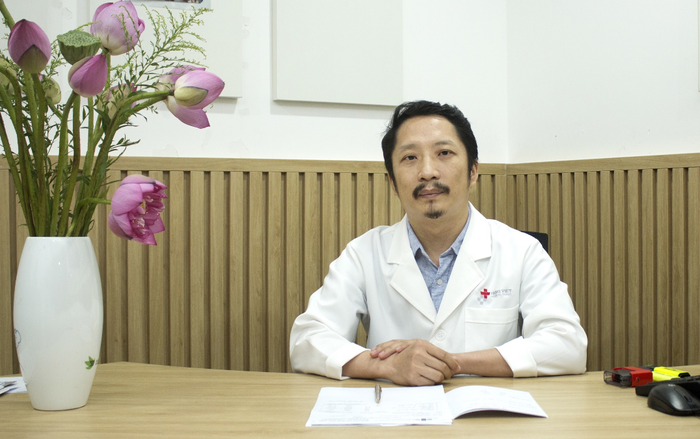 Người có 'bàn tay ma thuật’ trong phẫu thuật ung thư tuyến giáp: 'Nó không đáng sợ như chúng ta vẫn nghĩ’ Ảnh 2