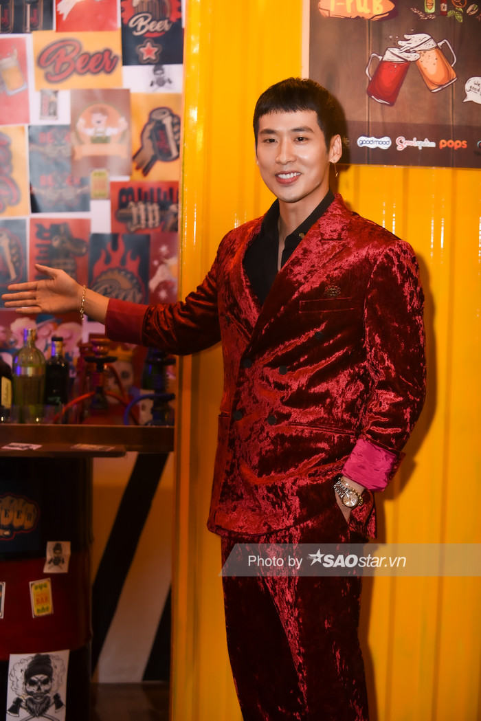 Họp báo 'Xin chào Papa': Vợ chồng Hari Won - Trấn Thành 'cà khịa' nhau siêu đáng yêu, thắc mắc lý do Tuấn Trần không có bạn gái Ảnh 4