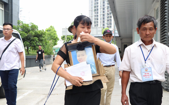 Nỗi đau mẹ nam sinh chạy grab bị sát hại dã man: Gia đình bị cáo chưa một lần đến xin lỗi chúng tôi’ Ảnh 2