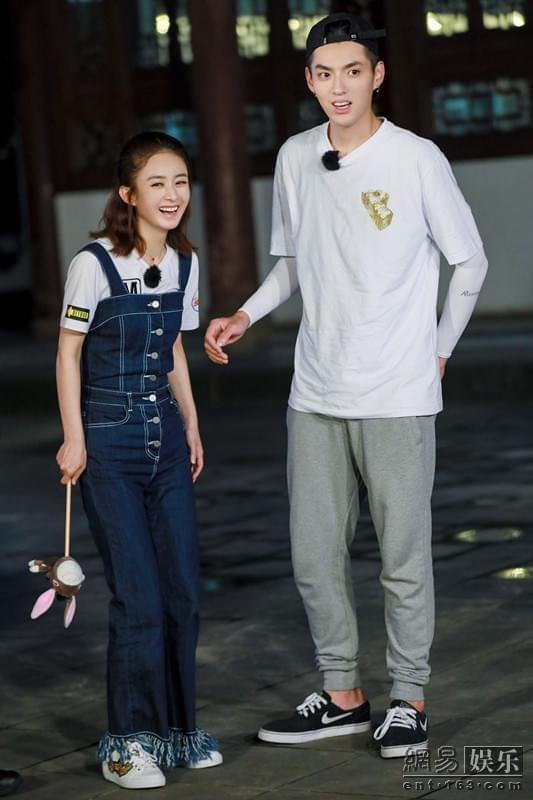 Triệu Lệ Dĩnh lộ eo thon khi quay hình ' Nhà hàng Trung Hoa 4', vô tình bị cư dân mạng trêu chọc Ảnh 12