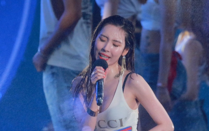 Sunmi phủ nhận nâng ngực, Knet chỉ trích: 'Chụp x-quang chứng minh điều đó và lo học hát đi' Ảnh 2