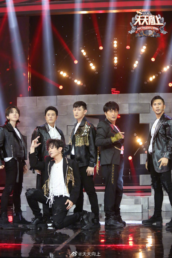 Vương Nhất Bác bị nói 'không kính nghiệp' khi ghi hình 'Thiên thiên hướng thượng' Ảnh 9