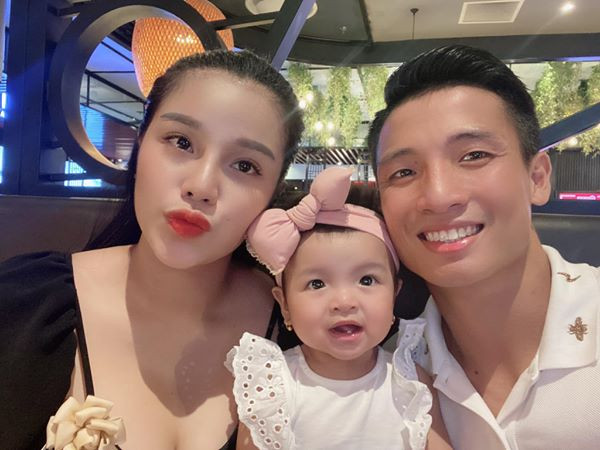 Bùi Tiến Dũng hạnh phúc gọi vợ con là 'thiên thần hộ mệnh' Ảnh 4