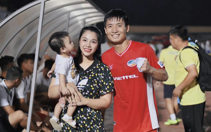 Bùi Tiến Dũng hạnh phúc gọi vợ con là 'thiên thần hộ mệnh' Ảnh 2