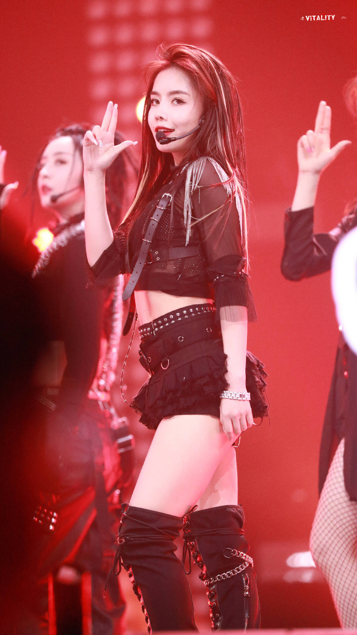 Tròn 1 tháng kể từ đêm chung kết 'Thanh xuân có bạn 2', nhìn lại khoảnh khắc đẹp như mơ của 9 thành viên THE9 Ảnh 52