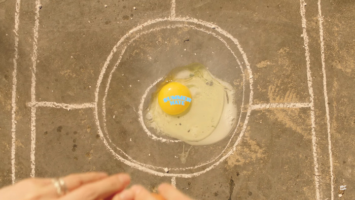 Zico: 'Trứng rán không cần mỡ nè'.