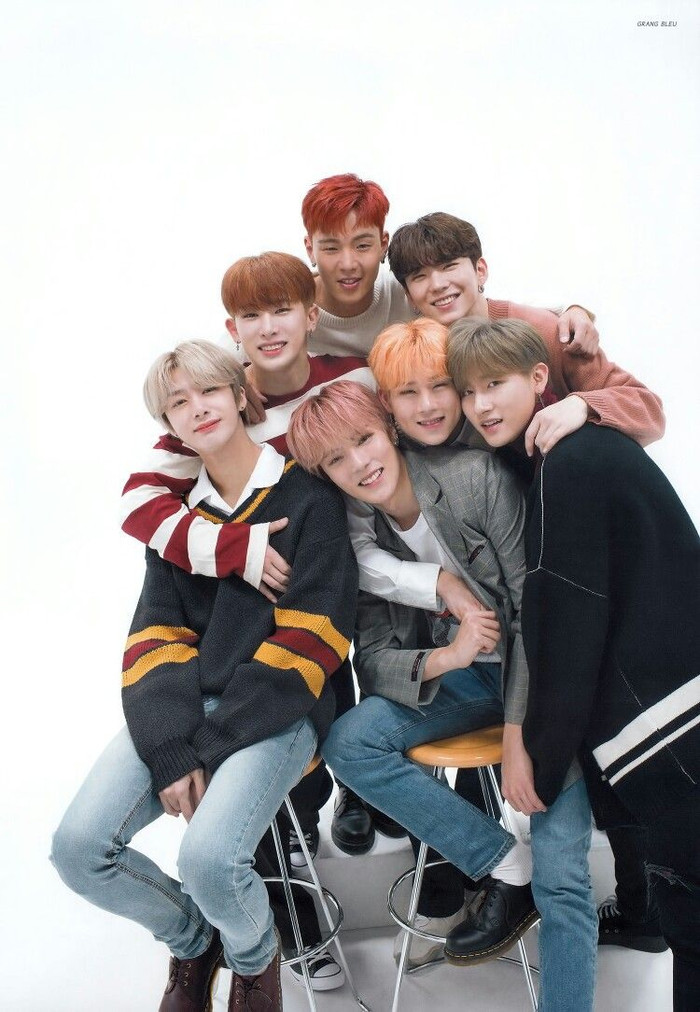 15 khoảnh khắc hài hước của idol bị bắt lại: Đến BlackPink và BTS cũng không né được Ảnh 8