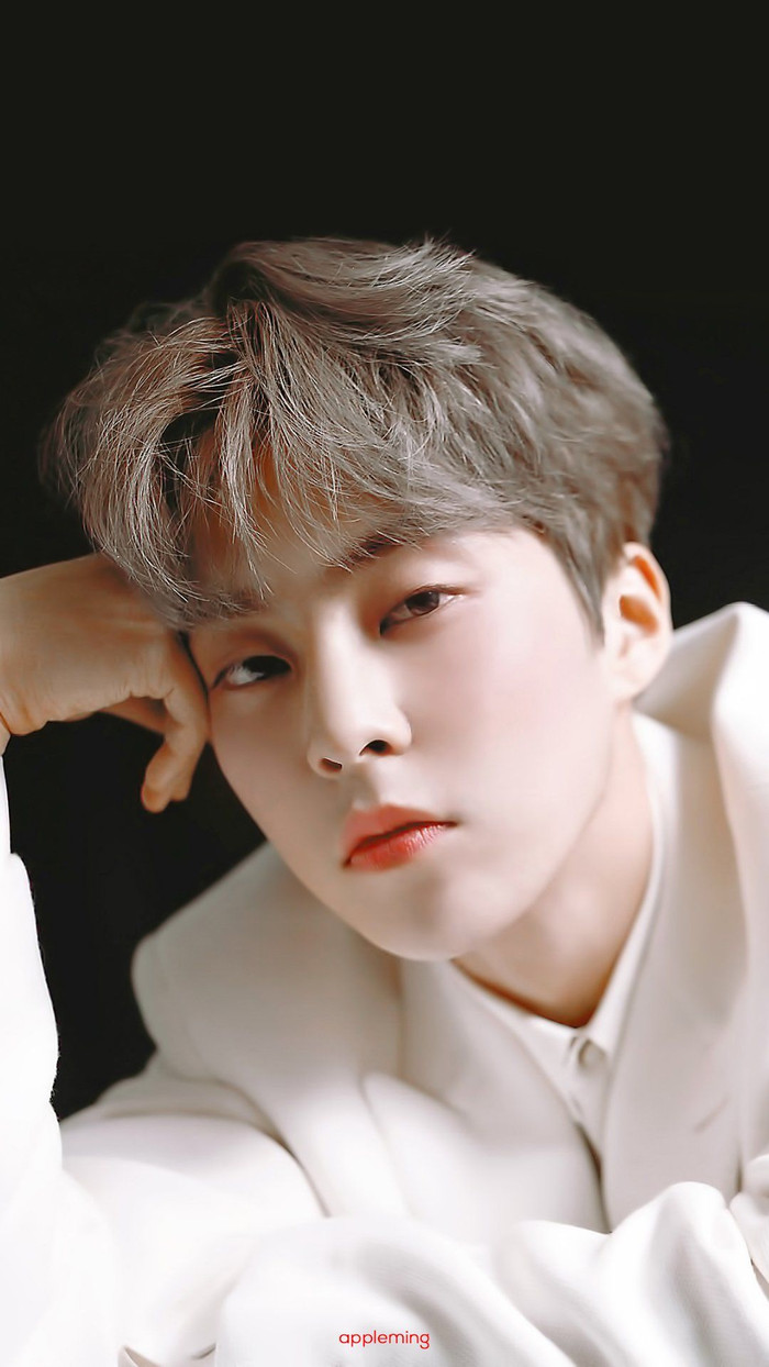 15 khoảnh khắc hài hước của idol bị bắt lại: Đến BlackPink và BTS cũng không né được Ảnh 10