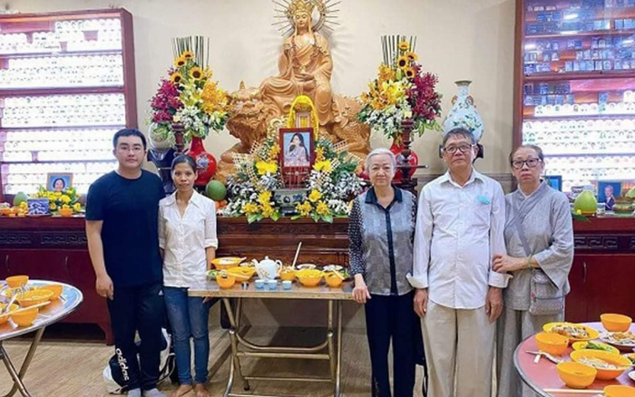 Thay mặt con trai, bố mẹ Phùng Ngọc Huy làm lễ cúng 100 ngày cho Mai Phương Ảnh 2