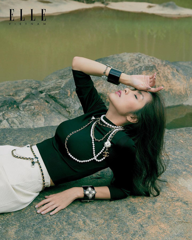 Tiên Nguyễn có động thái gây chú ý vì quá mê nhan sắc chị dâu trong bộ ảnh mới trên tạp chí Ảnh 7