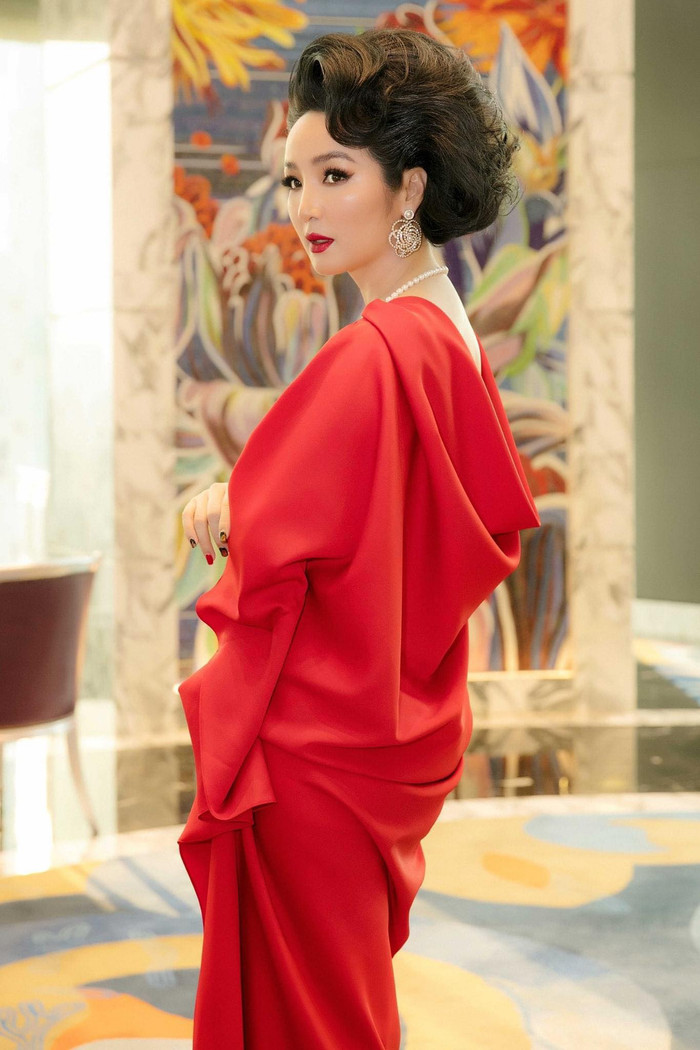 Bộ đôi NTK Vũ Ngọc và Son làm show tại đại nội Huế, thiết lập trạng thái bình thường mới trong làng thời trang Việt Ảnh 9