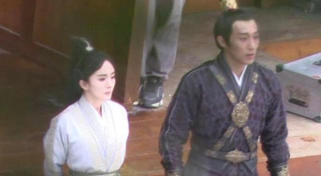 Dương Mịch căng thẳng khiến bạn diễn hết hồn khi quay 'Hộc Châu Phu nhân' Ảnh 11