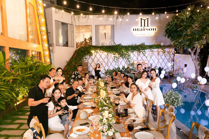 Lan Ngọc tổ chức sinh nhật sớm cho đấng sinh thành: Nhìn ba mẹ hạnh phúc mà sung sướng thực sự! Ảnh 5