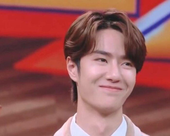 Vương Nhất Bác ghi hình Thiên thiên hướng thượng vào 1/7/2020: Mặt 'hờn cả thế giới' mà fans vẫn thấy có quá nhiều sự đáng yêu Ảnh 3