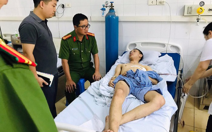 Thứ trưởng Bộ Công An gửi thư khen ngợi nam sinh viên dũng cảm truy bắt kẻ cướp tiệm vàng Ảnh 2