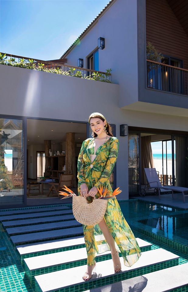 Phương Khánh quyến rũ với váy đỏ rượu vang, Hoàng Thùy kiêu kỳ khoe chân dài cực phẩm 1m16 Ảnh 8