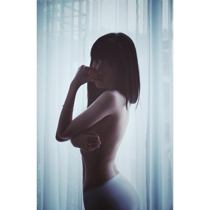 Elly Trần khiến fan 'bội thực' vì liên tiếp khoe ảnh gợi cảm Ảnh 10