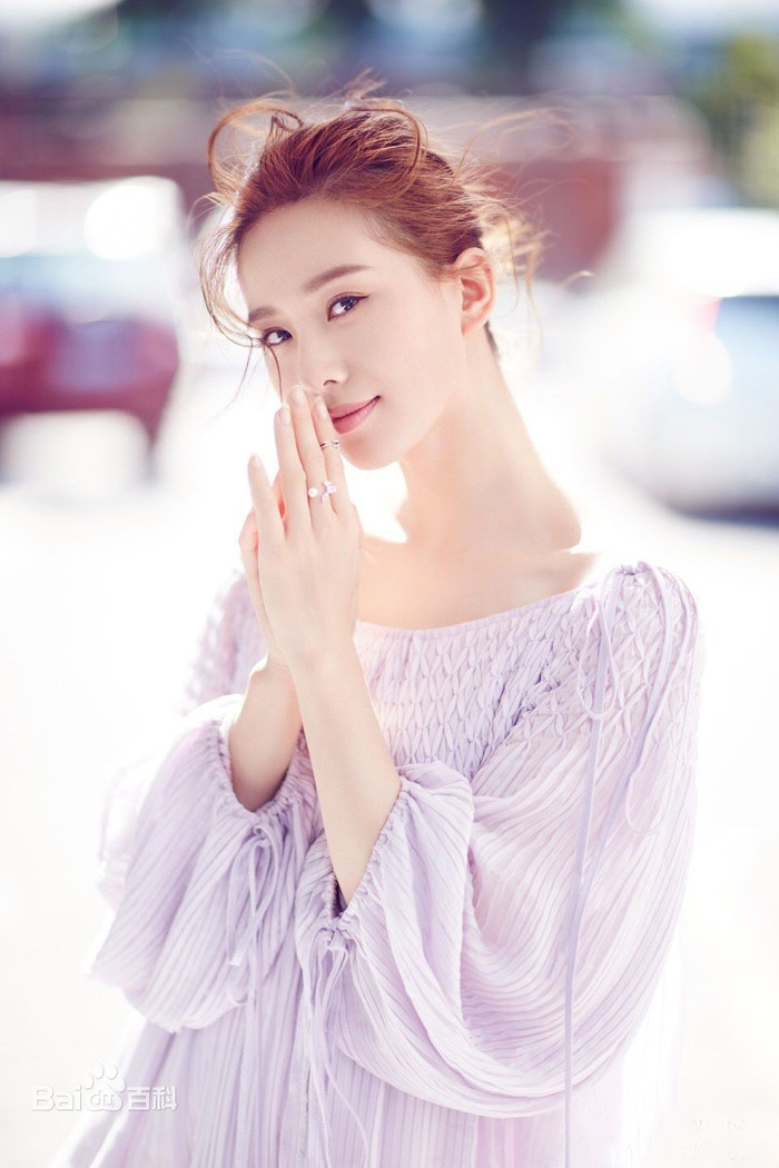 Nữ minh tinh Hoa Ngữ được thương hiệu ưu ái nhất nửa đầu năm 2020: Vượt qua những cái tên đình đám, Tống Thiến bất ngờ dẫn đầu Ảnh 6