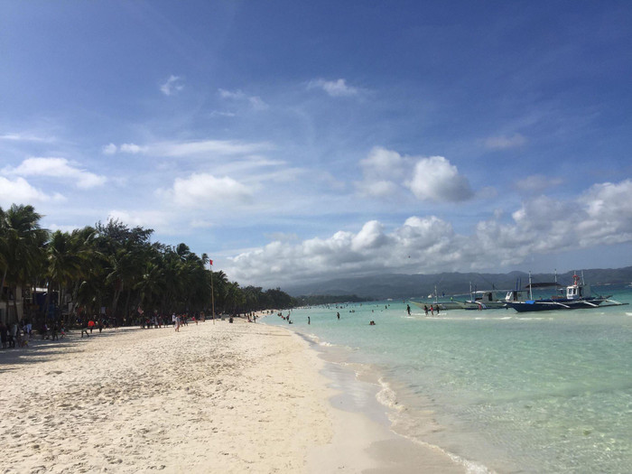 Từ bãi biển ngập ngụa rác, Boracay đã khiến nhiều người kinh ngạc vì sự thay đổi này Ảnh 9