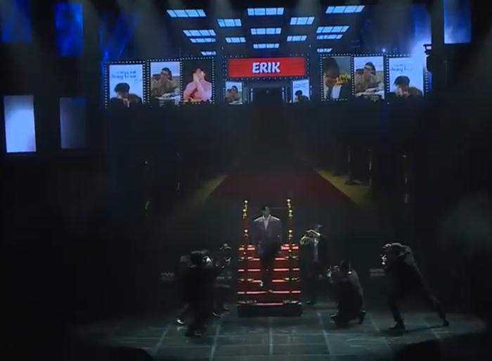 Phần trình diễn của Erik bất ngờ bị tố 'sao chép' Jennie (BlackPink): Cả concept và nhạc intro đều giống nhau đến ngỡ ngàng Ảnh 6