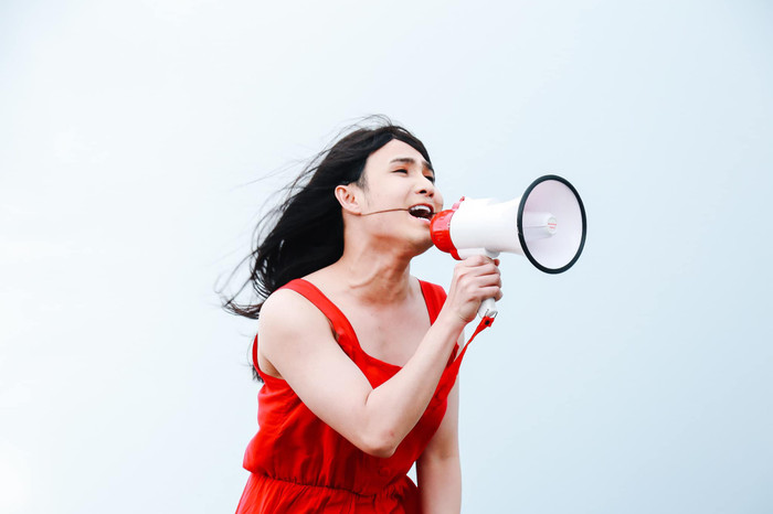 Những hình ảnh 'cười ra nước mắt' của MV Parody Duyên mình lỡ