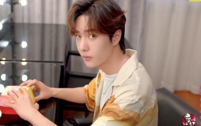 Vương Nhất Bác trong quảng cáo hamburger mới nhất: Vừa ngầu, vừa dễ thương nhưng vẫn bị chê là hơi gượng Ảnh 2