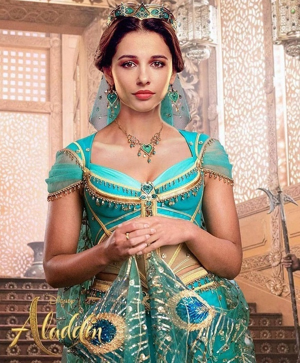 Nét đẹp lai Anh & Ấn của nữ diễn viên Naomi Scott trong phim Aladdin phiên bản live-action (người đóng) ra mắt vào năm ngoái