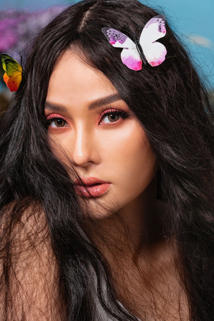 'Mẹ bầu' Thu Thủy khoe nhan sắc mặn mà, rạng ngời hạnh phúc bên chồng Kin Nguyễn và con trai Ảnh 4