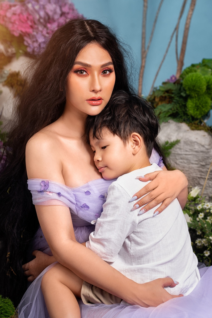 'Mẹ bầu' Thu Thủy khoe nhan sắc mặn mà, rạng ngời hạnh phúc bên chồng Kin Nguyễn và con trai Ảnh 10