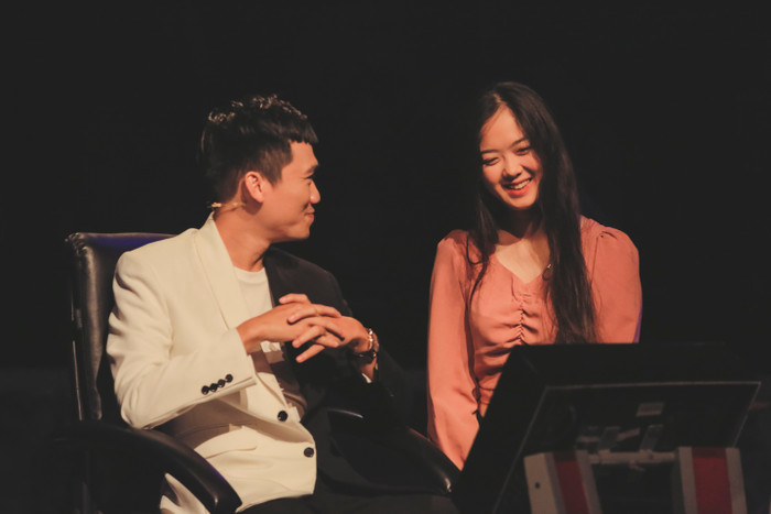 Giúp đỡ Xuân Nghị trong 'Ai là triệu phú', cô nàng 2X xinh đẹp khiến dân tình xôn xao 'lùng info' Ảnh 3