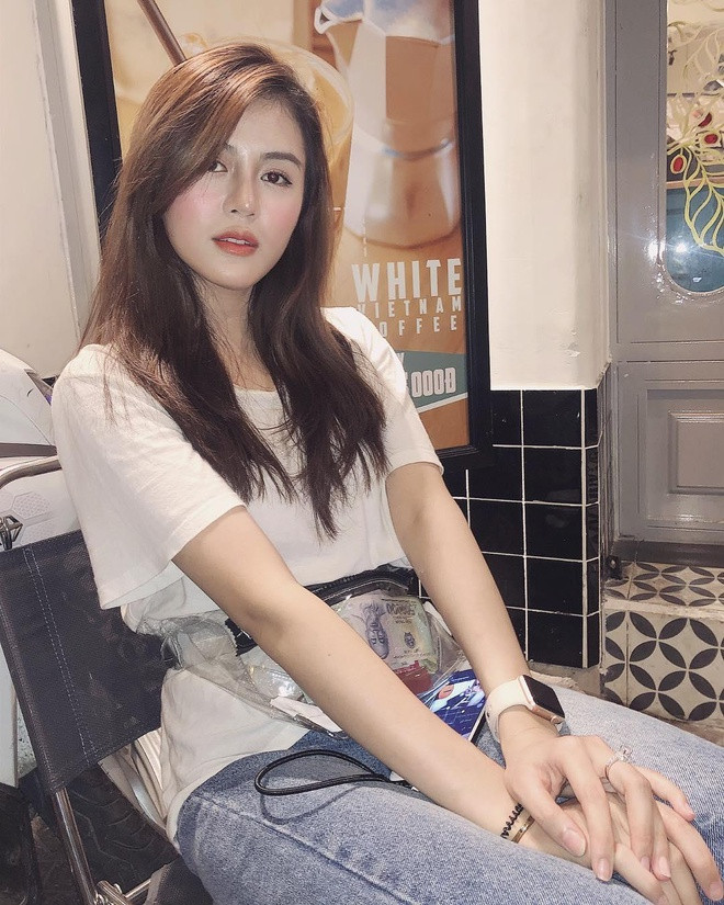 'Hotgirl võ thuật' chơi cùng bạn gái Quang Hải lộ ảnh ngoài đời, nhan sắc 'cam thường' gây chú ý Ảnh 9