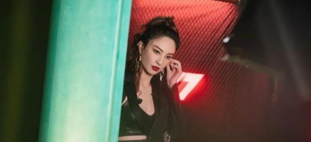 Năm gương mặt sáng giá có thể đảm nhận vị trí debut của 'Tỷ tỷ đạp gió rẽ sóng': Vạn Thiến, Trương Vũ Kỳ được đặt nhiều kỳ vọng. Ảnh 19