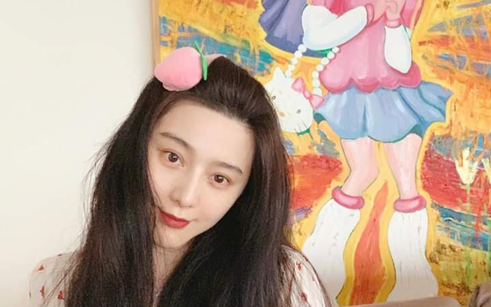 Phạm Băng Băng 'hack tuổi' với phụ kiện tóc đáng yêu khiến fan thả tim không ngừng Ảnh 2