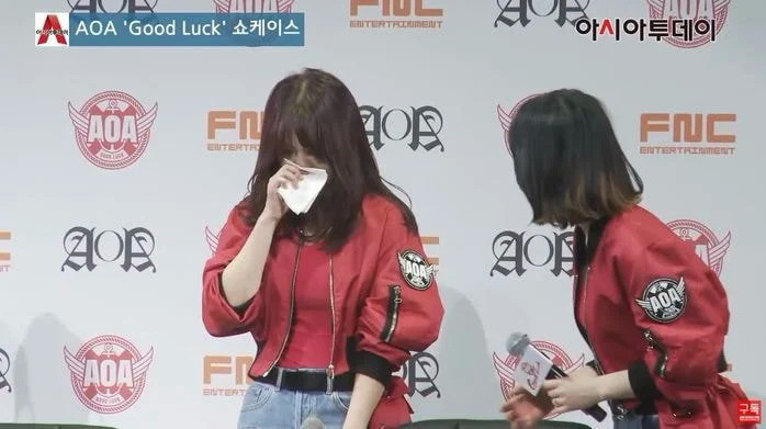 Cư dân mạng phản ứng như thế nào trước việc cựu thành viên AOA - Mina, bị trưởng nhóm Jimin bắt nạt? Ảnh 4