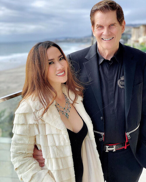 'Choáng ngợp' trước không gian lễ kỷ niệm ngày cưới lộng lẫy như cổ tích của nữ tỷ phú người Việt Mimi Morris Ảnh 4