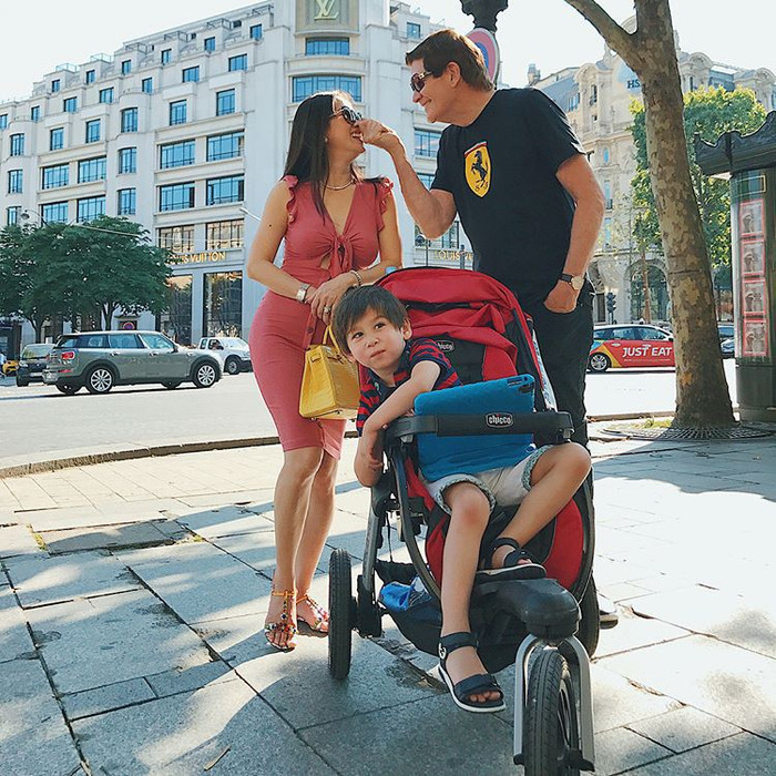 'Choáng ngợp' trước không gian lễ kỷ niệm ngày cưới lộng lẫy như cổ tích của nữ tỷ phú người Việt Mimi Morris Ảnh 7